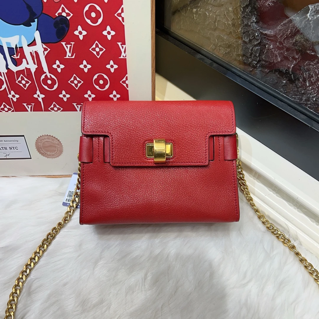 95新 MIU MIU/缪缪 缪缪miumiu现代款斜挎包a6438
