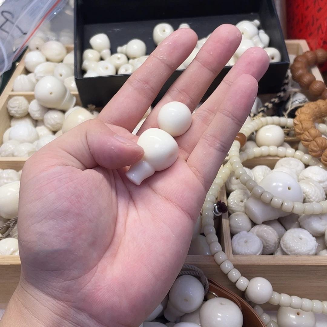 常***逸吊坠菩提根/象牙果