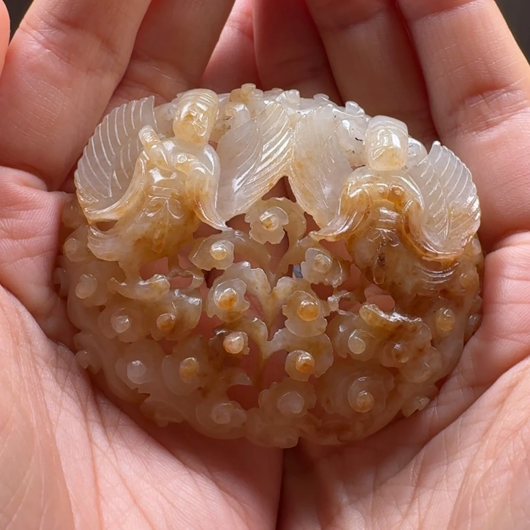 和田玉未镶嵌颈饰老**记