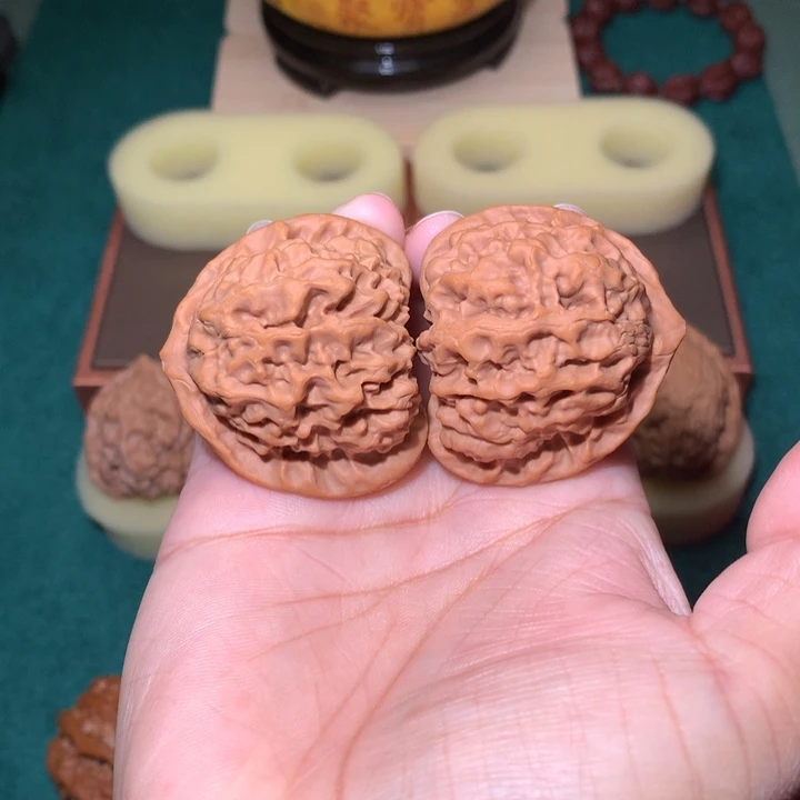 核桃文玩核桃把件玄月