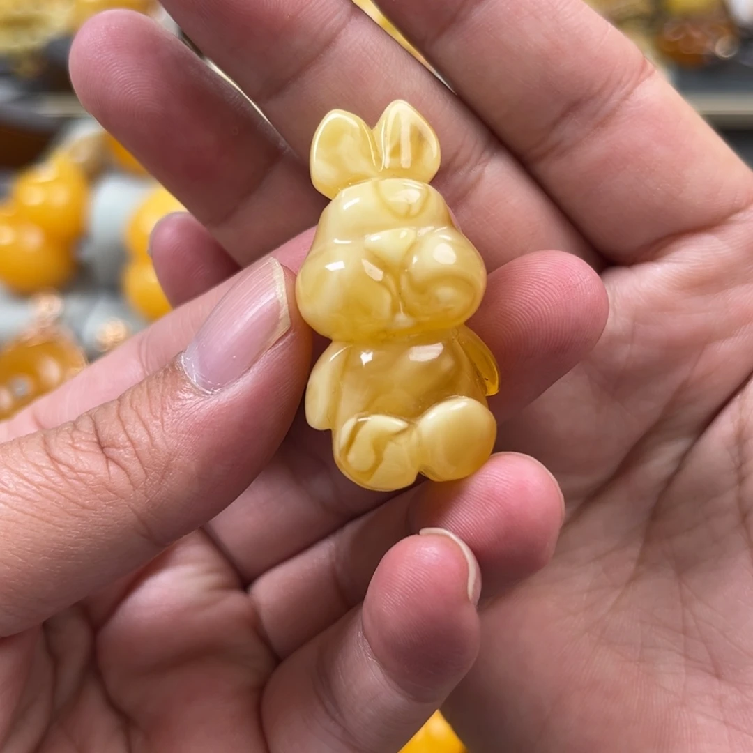 蜜蜡未镶嵌珠宝奇石