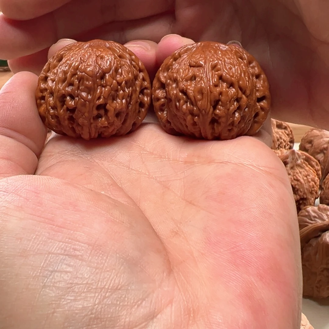 卡***飞文玩核桃把件绣球