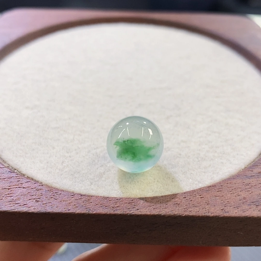 翡翠未镶嵌颈饰卡11.9