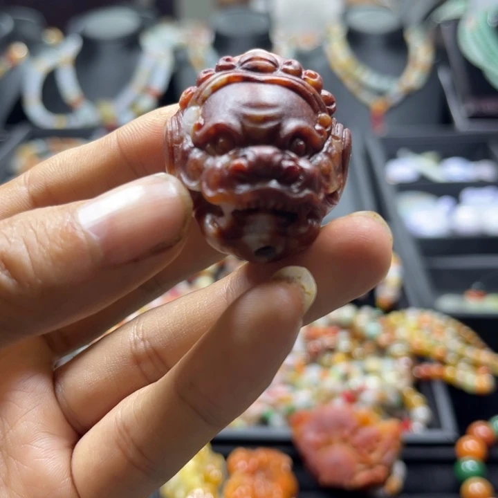 Y***G颈饰未镶嵌翡翠三通