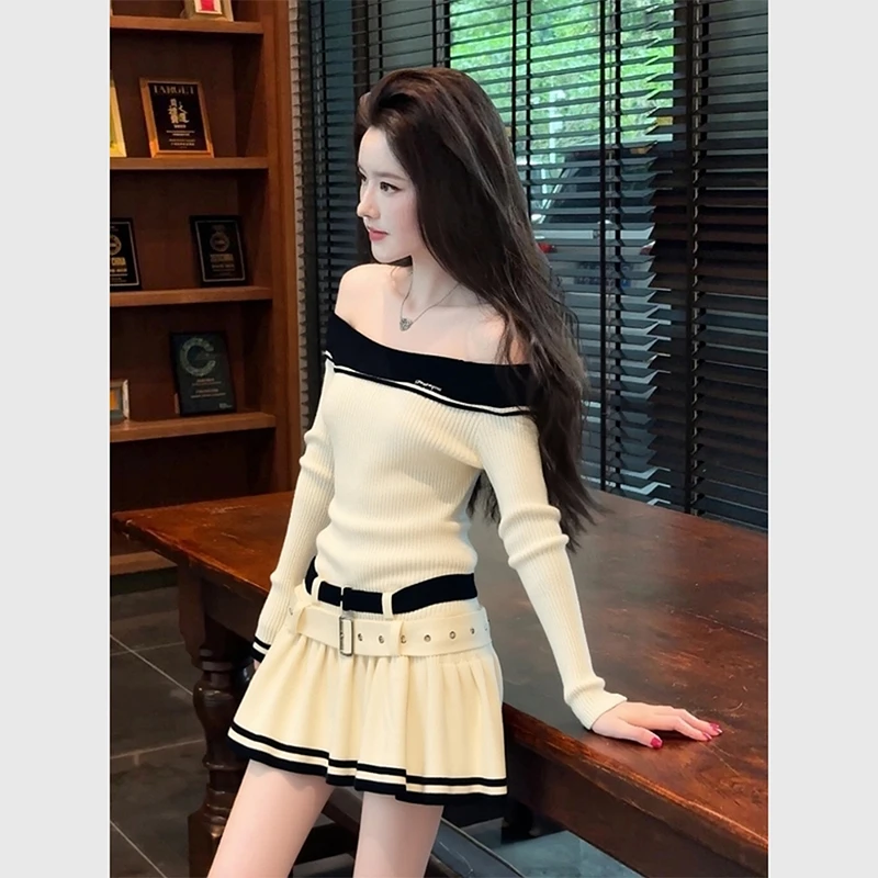 韩系一字肩撞色针织衫女秋冬高级感气质修身小香风辣妹露肩连衣裙