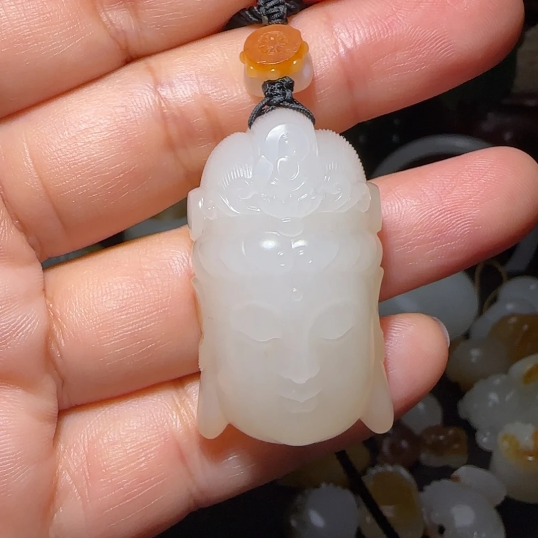 用***水和田玉未镶嵌颈饰