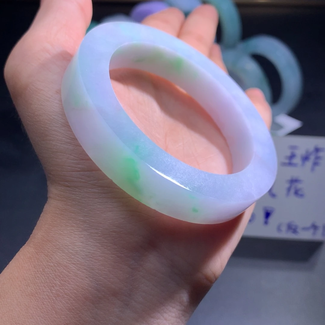 未镶嵌翡翠手镯定制翡翠