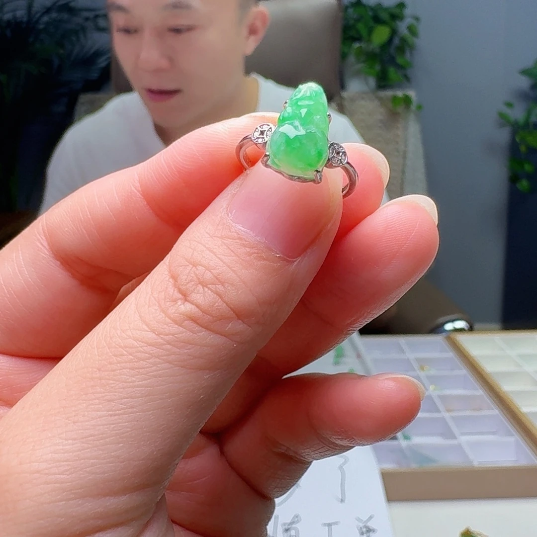 银S925镶嵌戒指翡翠天然