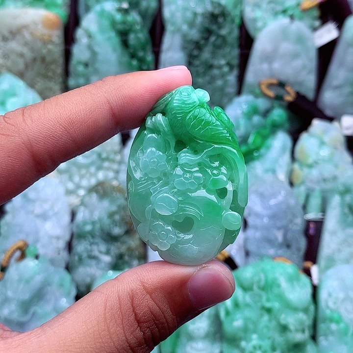 翡翠未镶嵌吊坠(不含链)太**光