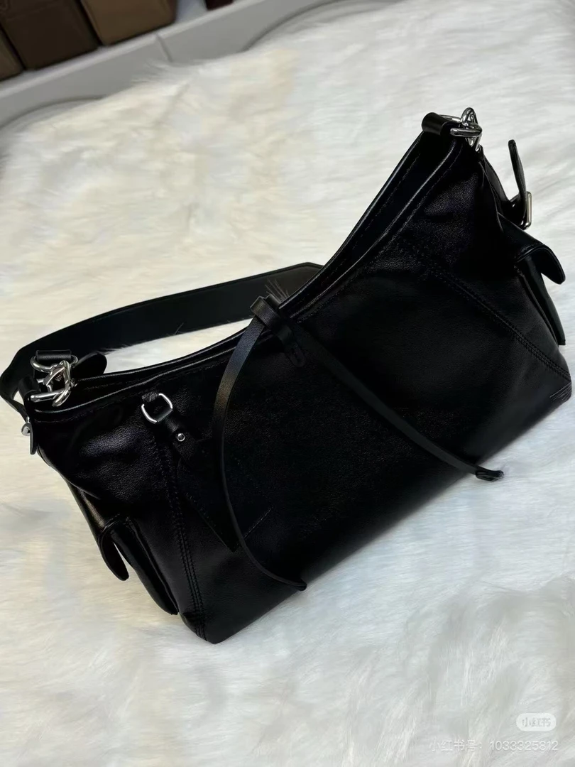 横式斜挎式防刮单肩包腋下潮流小