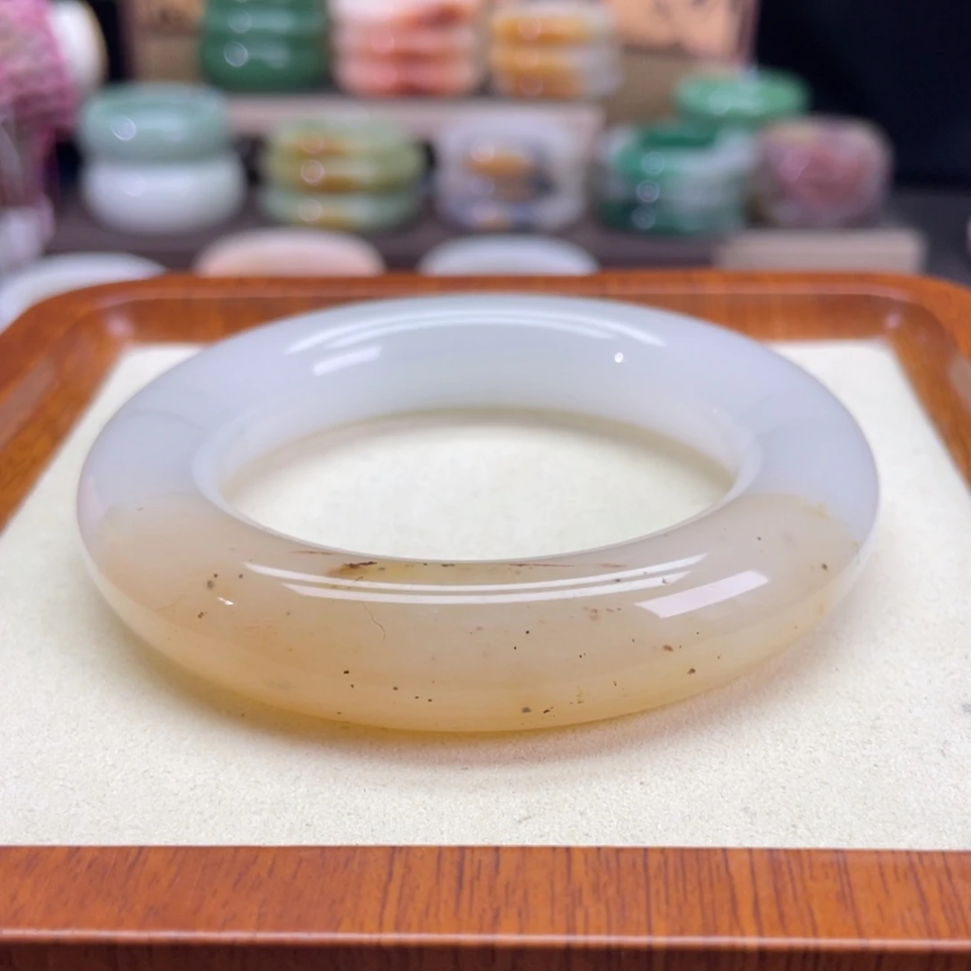 石英质玉未镶嵌手镯