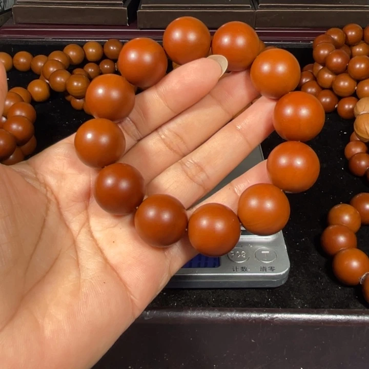 橄榄核吊坠1.9左右树王精品小孔