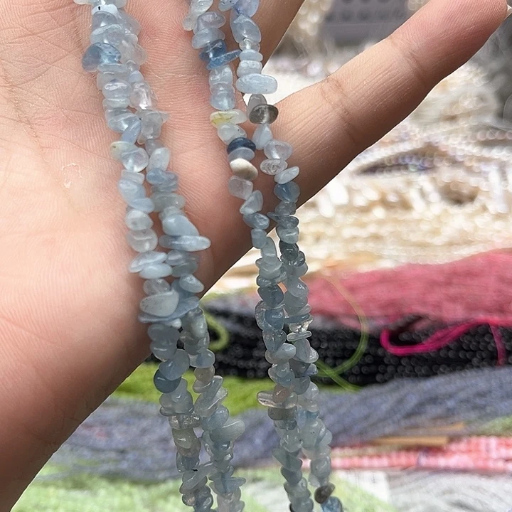 未镶嵌玛瑙/玉髓珠宝半成品一条海蓝宝碎石80cm左右