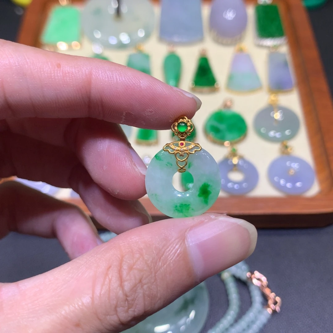 翡翠18K金镶嵌吊坠(不含链)