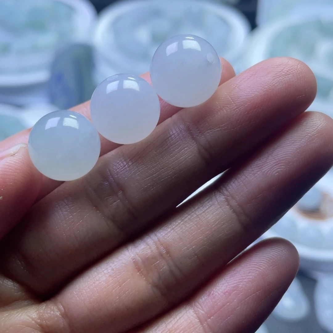定制翡翠未镶嵌裸石卡12圆珠17颗