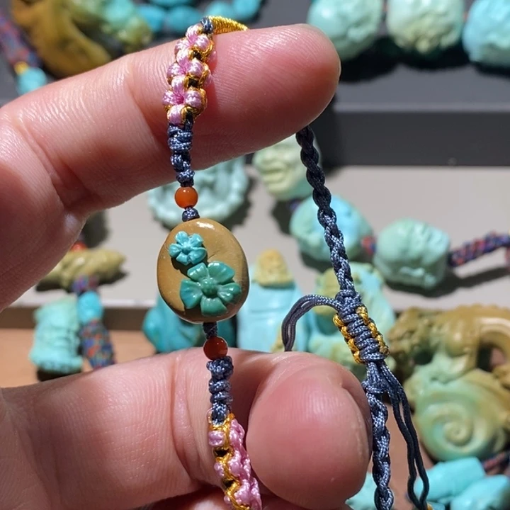 绿松石未镶嵌颈饰