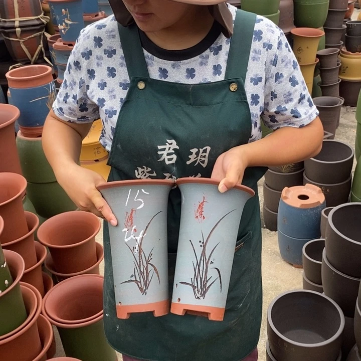 紫砂花盆一些小孩子