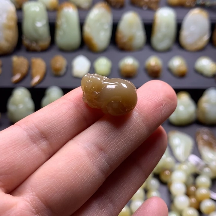 和田玉（糖玉）未镶嵌颈饰