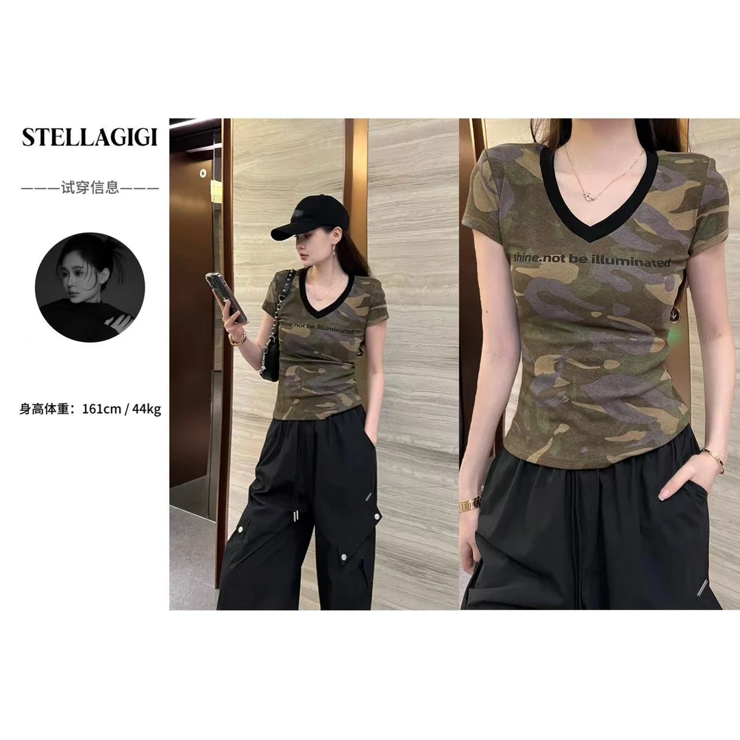 SG / 郭幂幂 SS 复古重工 桃尖领迷彩修身显瘦短袖T-20250363