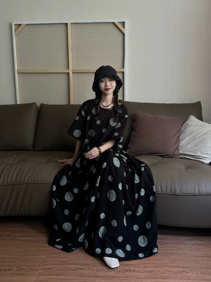 【满月】日系文艺复古穿搭2025夏季新款女装连衣裙女圆领宽松长裙