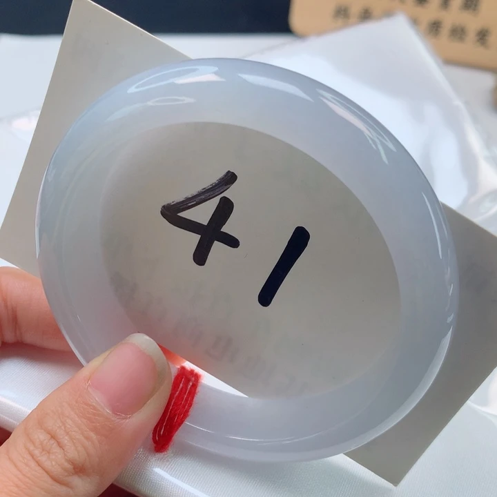 翡翠手镯未镶嵌冰胶