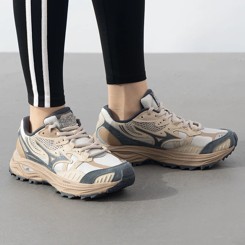 美津浓人生跑鞋新款加厚保暖户外运动鞋轻便缓震慢跑鞋RACERADV