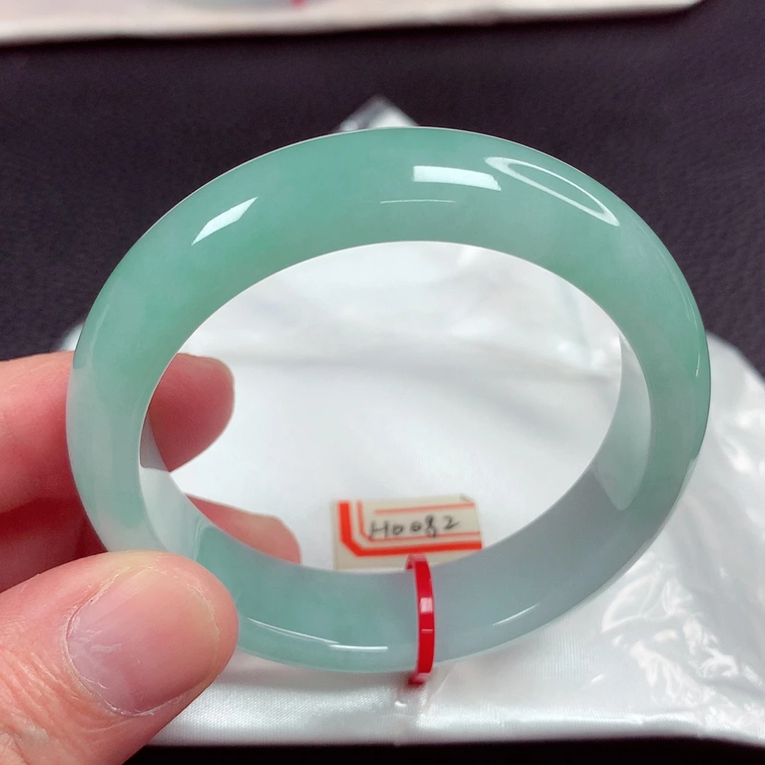 翡翠手镯未镶嵌天然翡翠手镯