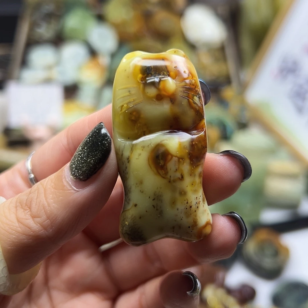 未镶嵌岫玉颈饰辽阳水草花猫