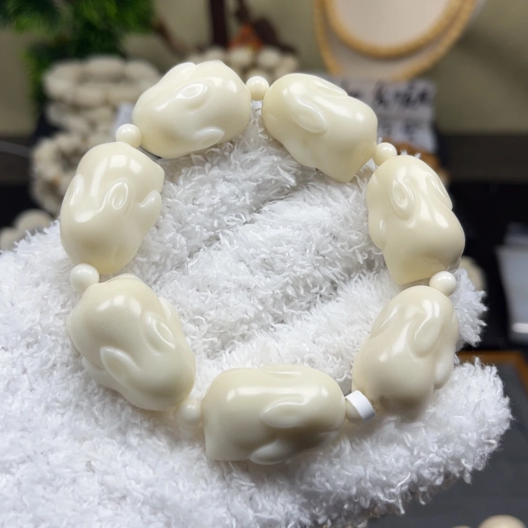 菩提根/象牙果吊坠1.24.30趴趴兔