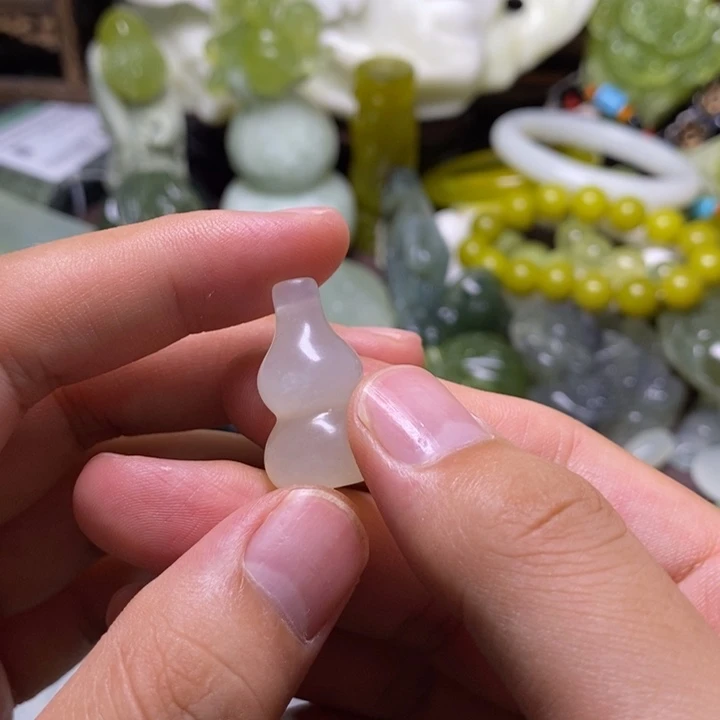 岫玉未镶嵌岫玉挂件