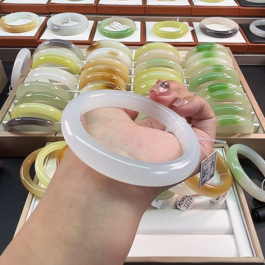 和田玉未镶嵌手镯58冰胶猫白月光