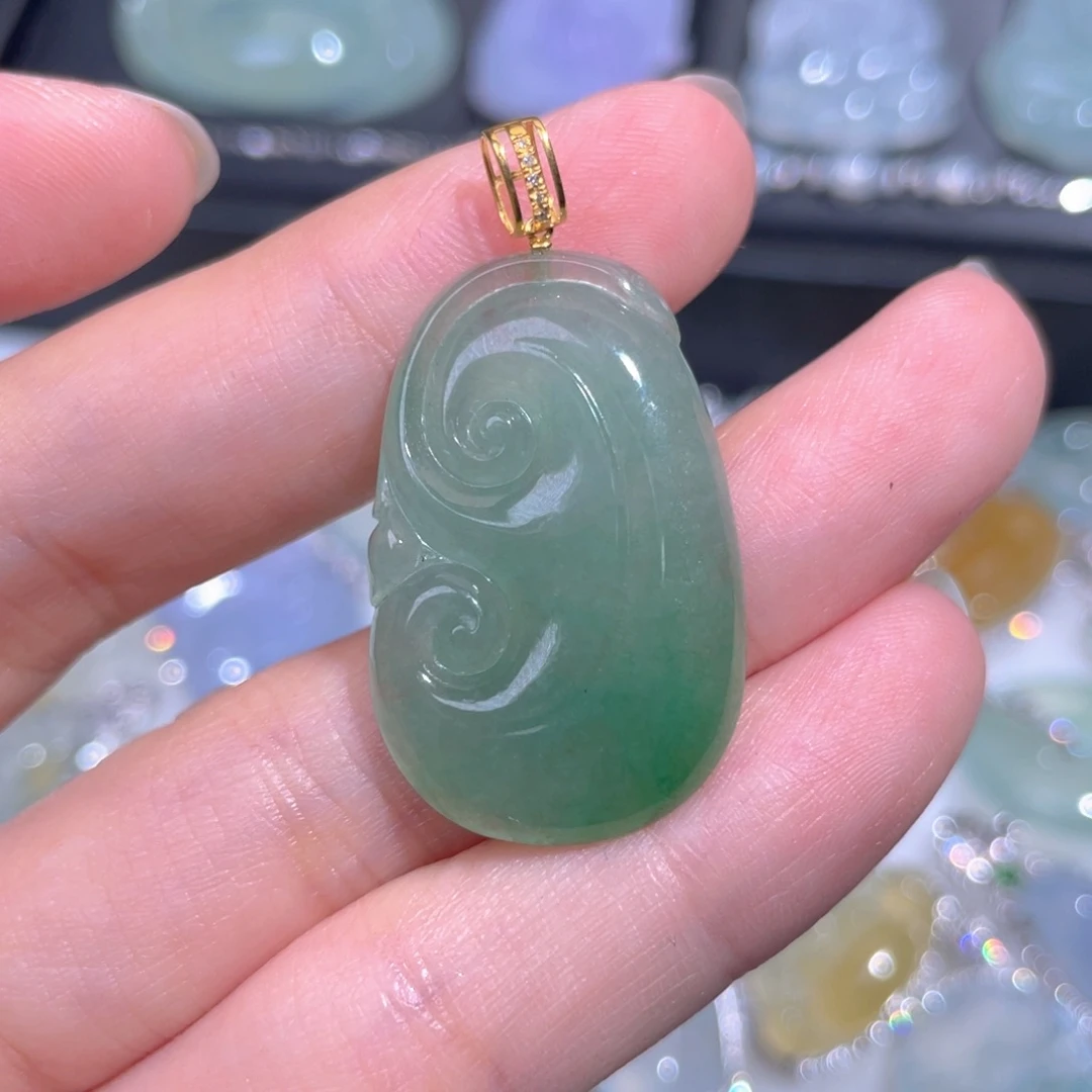 颈饰18K金镶嵌翡翠翡翠