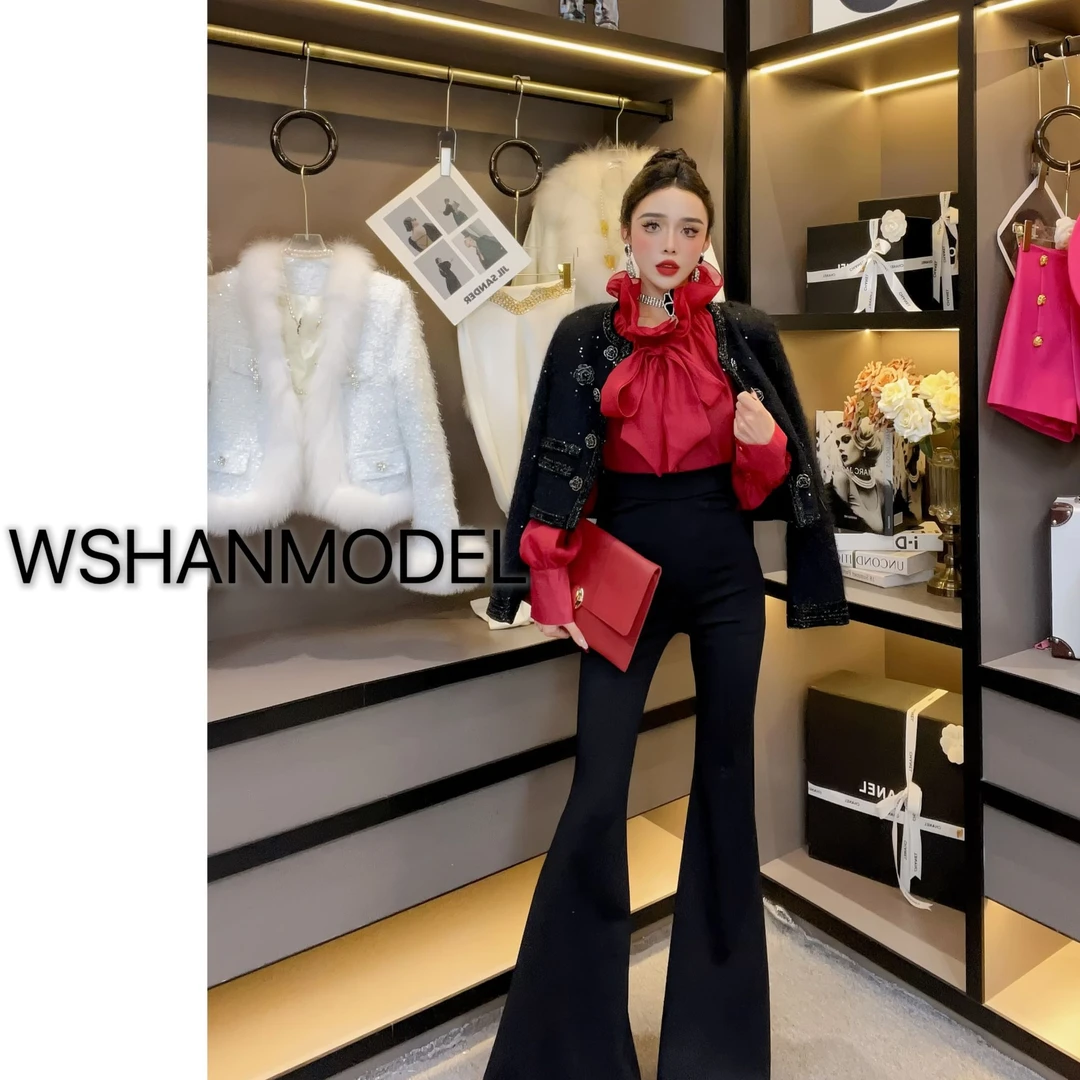 欧货女装-2024冬季新款小香风高定花别针毛绒绒气质短外套