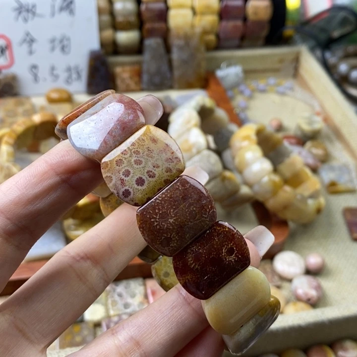 石英岩玉合金颈饰