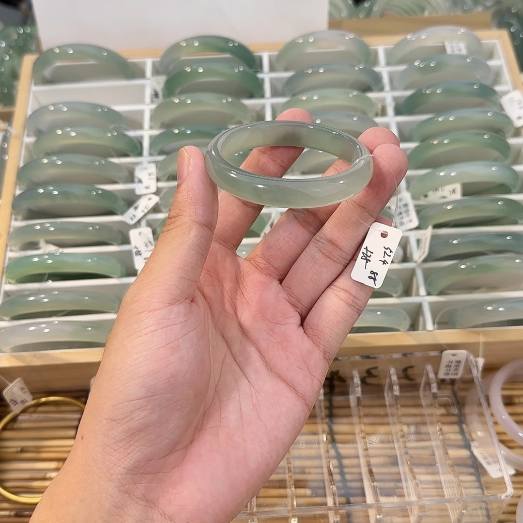 玛瑙/玉髓未镶嵌手镯圈口52.4