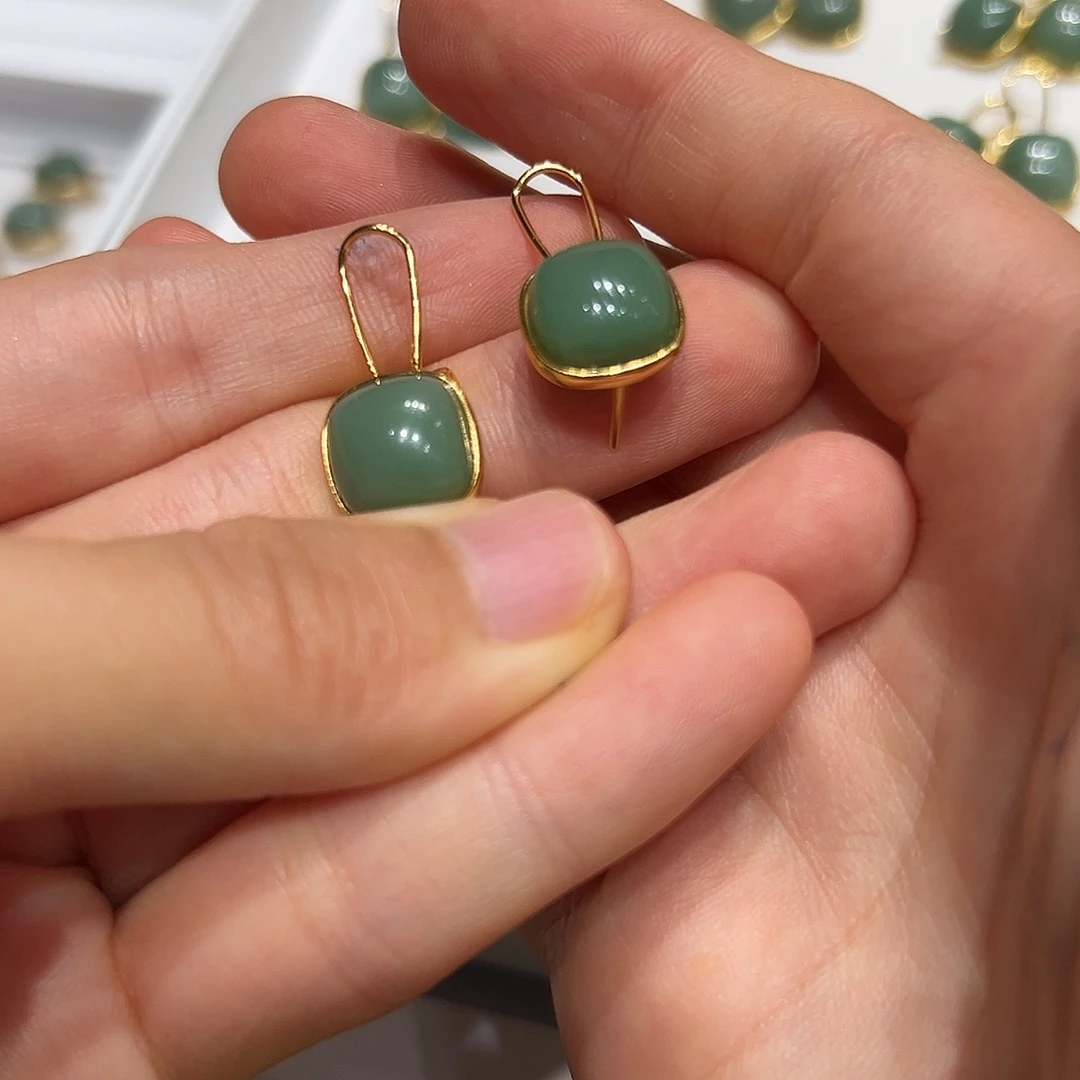 和田玉银S925镶嵌耳饰冰****?