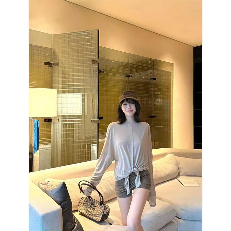 卡其色薄款防晒罩衫夏季2025新款空调衫长袖t恤咖色褶皱包臀短裤