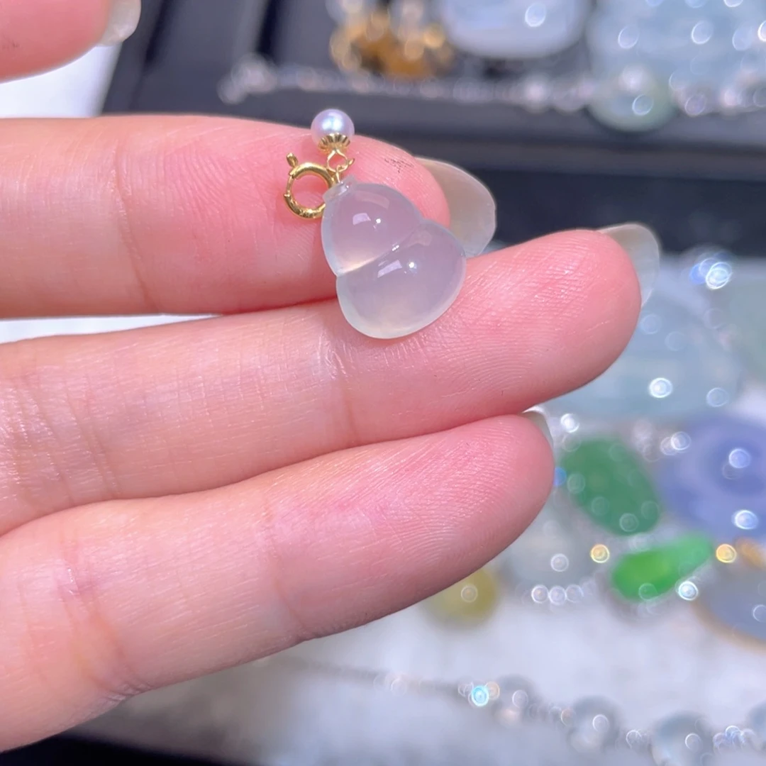 翡翠18K金镶嵌颈饰翡翠