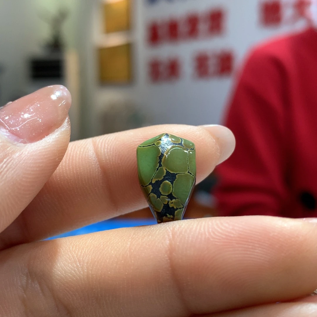 绿松石配饰未镶嵌