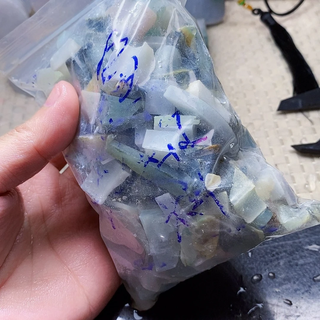 翡翠未镶嵌颈饰588