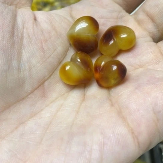 蜜蜡未镶嵌裸石多样性发货其一