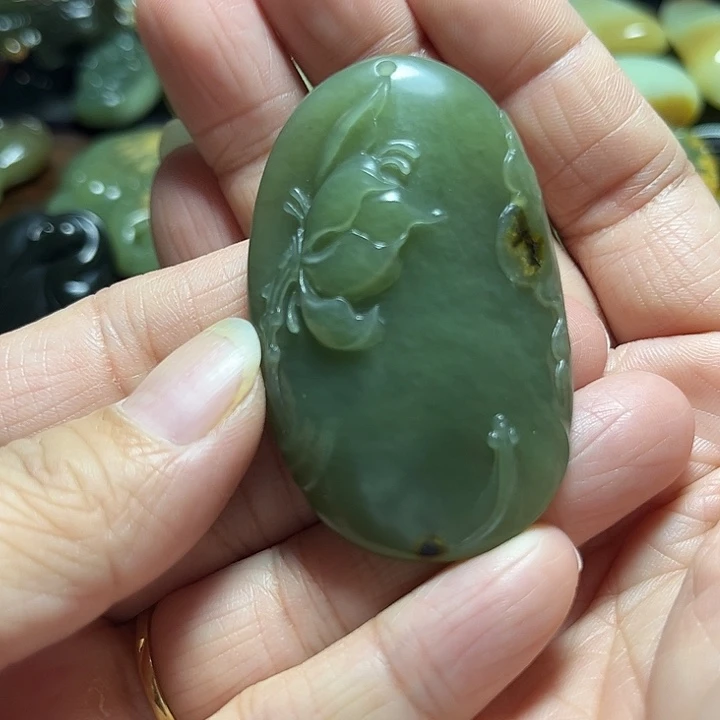 岫岩老玉（透闪石质玉）未镶嵌颈饰