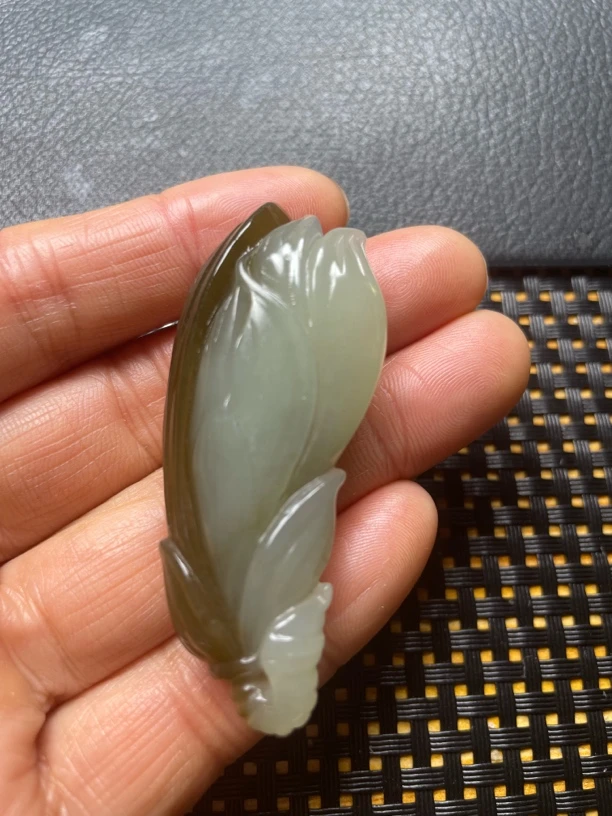 天然和田玉女款大号玉兰花