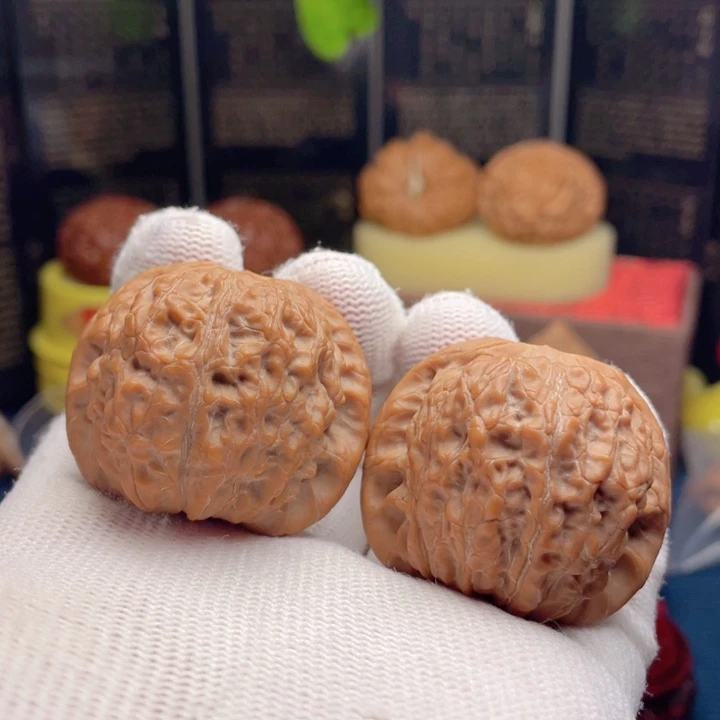 文玩核桃吊坠39血麒麟