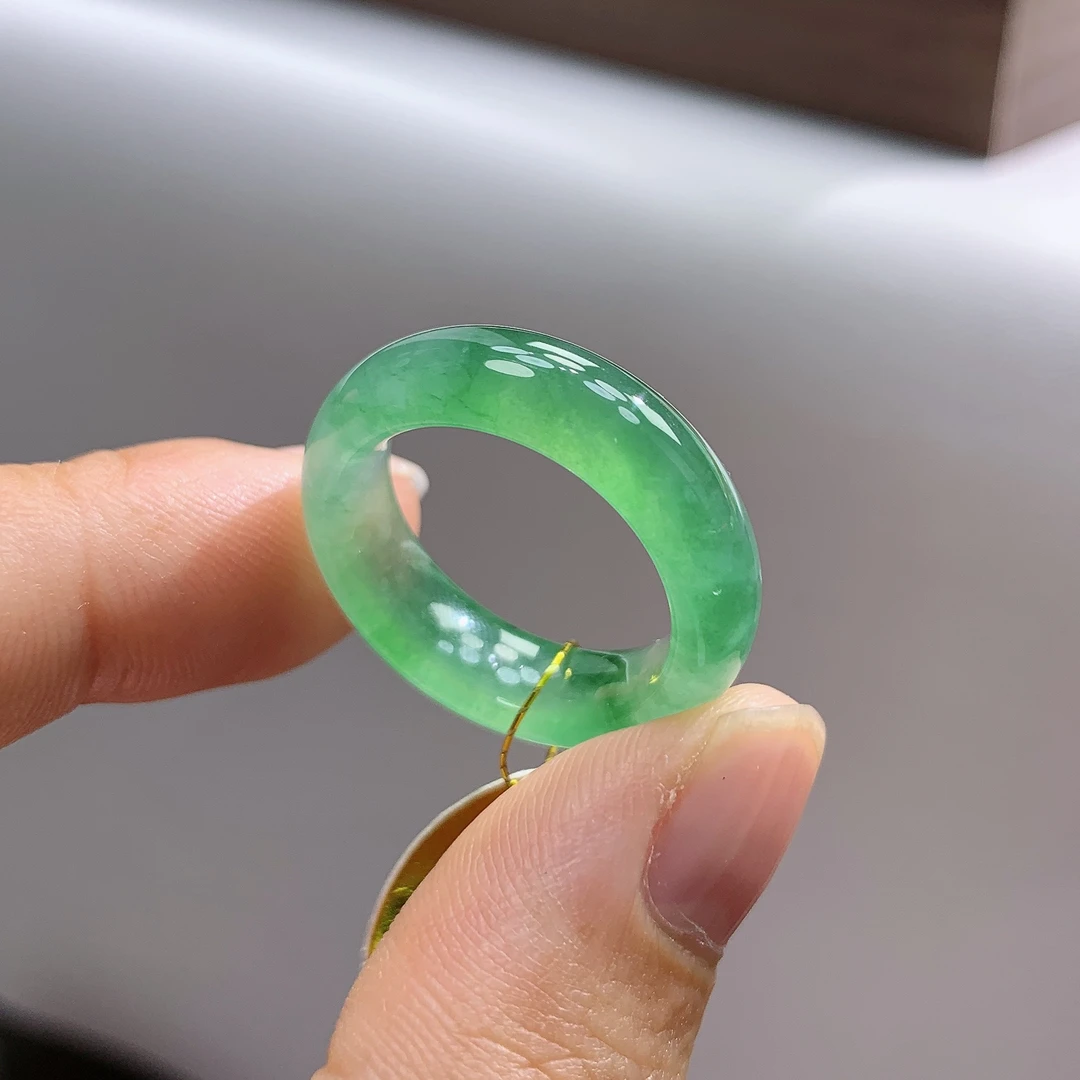 戒指 缅甸翡翠a货15号圈口冰种飘绿满冰绿意境冰翠