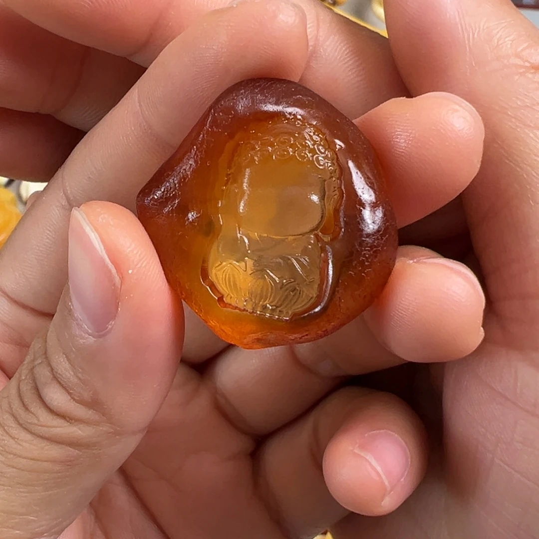琥珀未镶嵌裸石琥珀