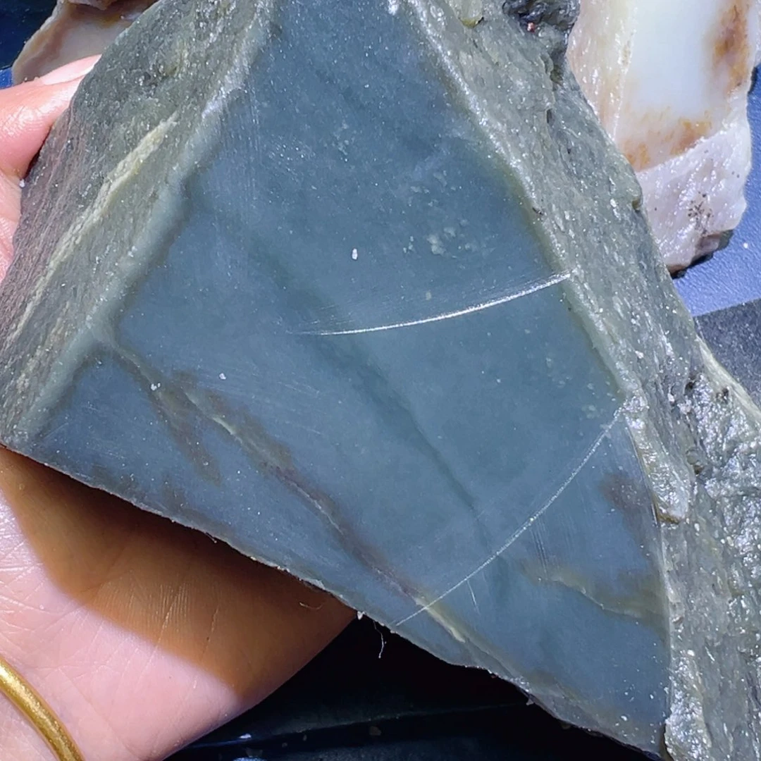 和田玉未镶嵌珠宝半成品