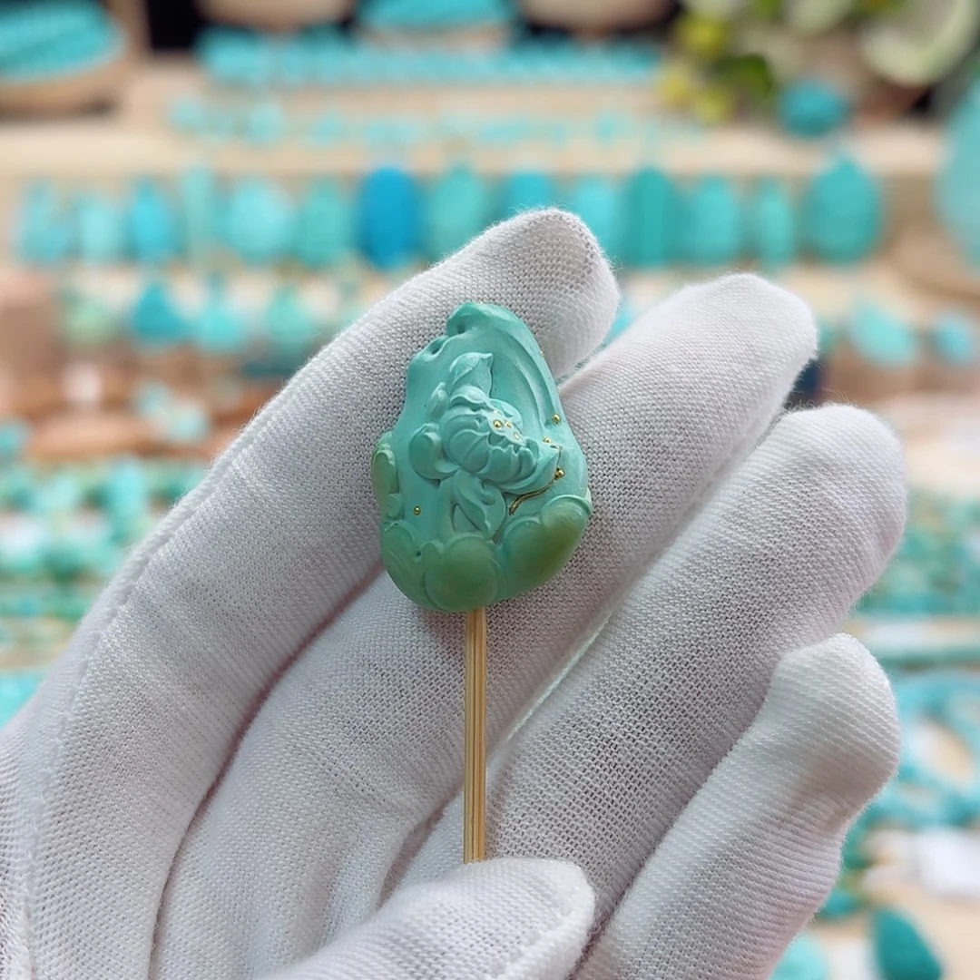 绿松石未镶嵌珠宝奇石