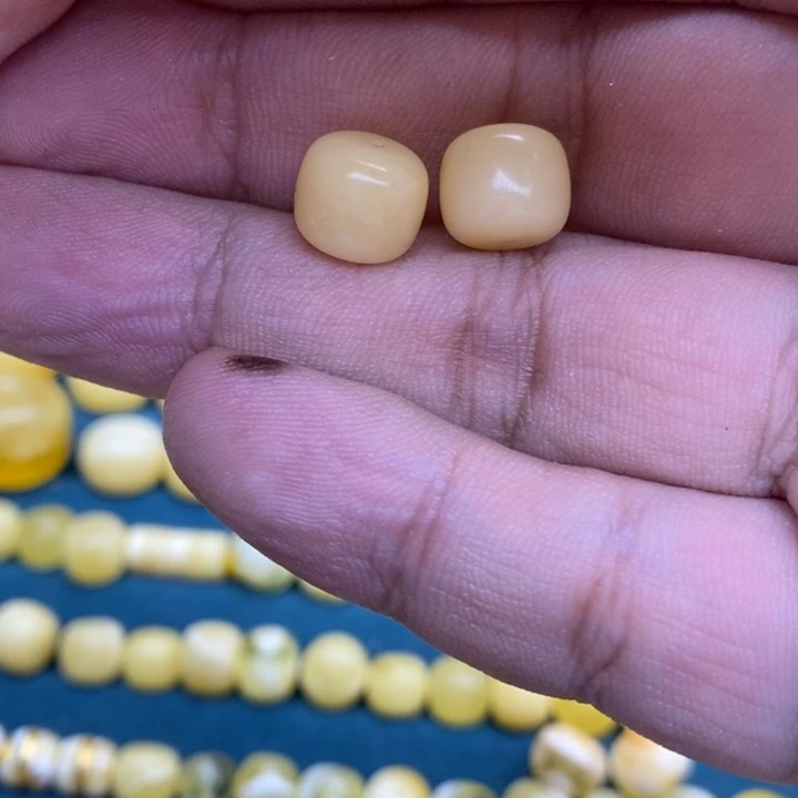 未镶嵌琥珀裸石9号9.5*8.3左右2颗