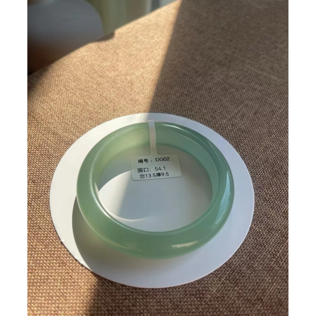 天然石英质玉石手镯（轻微色差，实物为准）编号：52